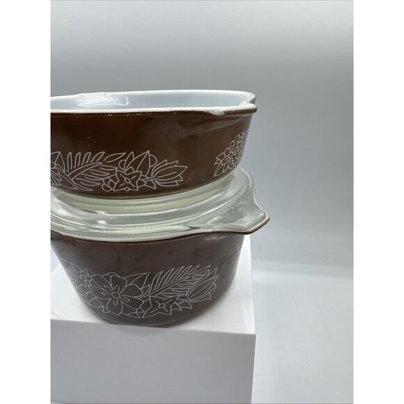 Vintage Pyrex (2) Set Woodland Casserole Dishes 473 B & 471 B With 1 Lid - Picture 6 of 12